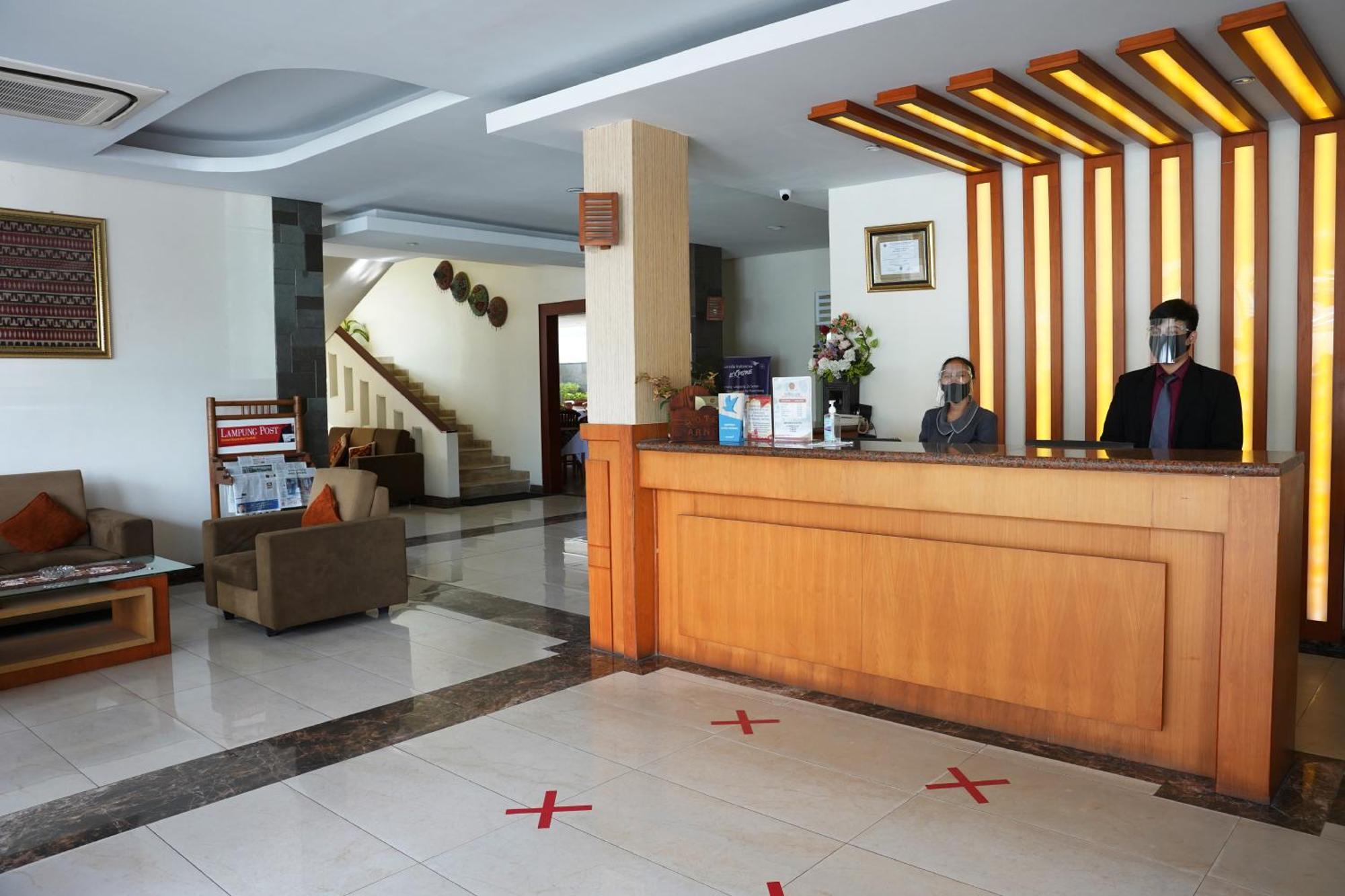 Arnes Central Hotel Bandar Lampung Exterior photo